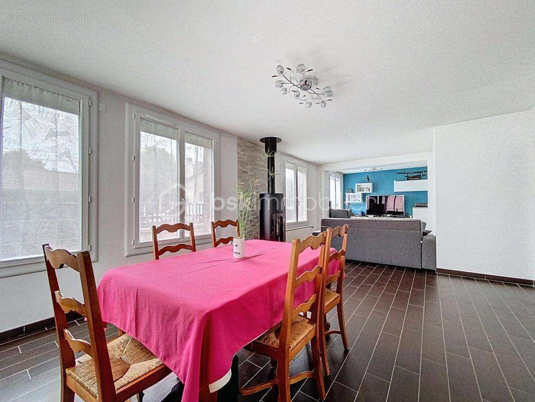 Maison à TREMBLAY-EN-FRANCE