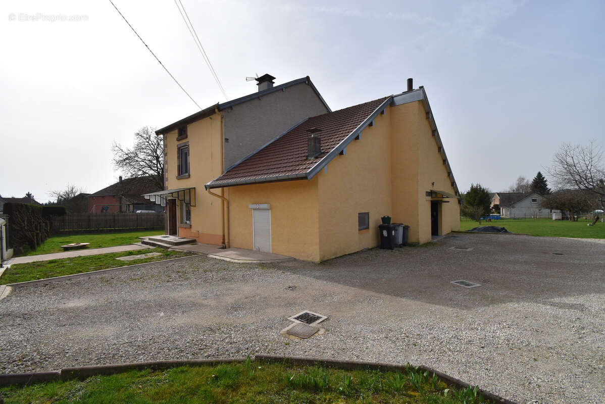 Maison à FLEUREY-LES-SAINT-LOUP