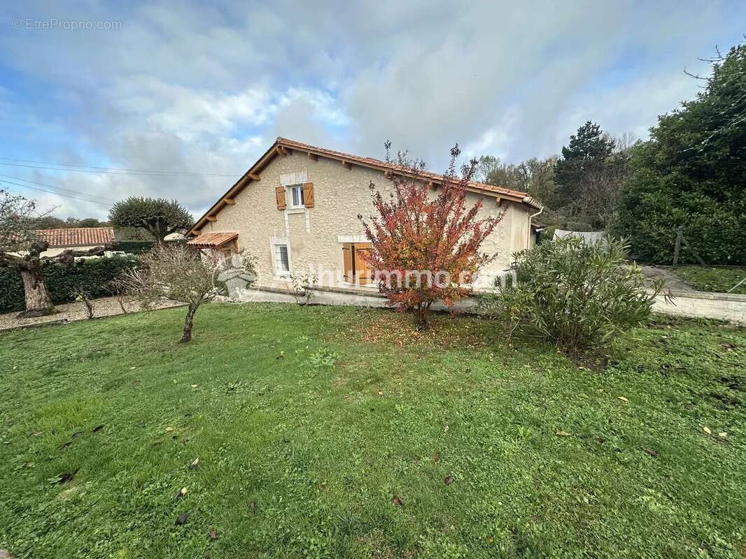 Maison à TOCANE-SAINT-APRE