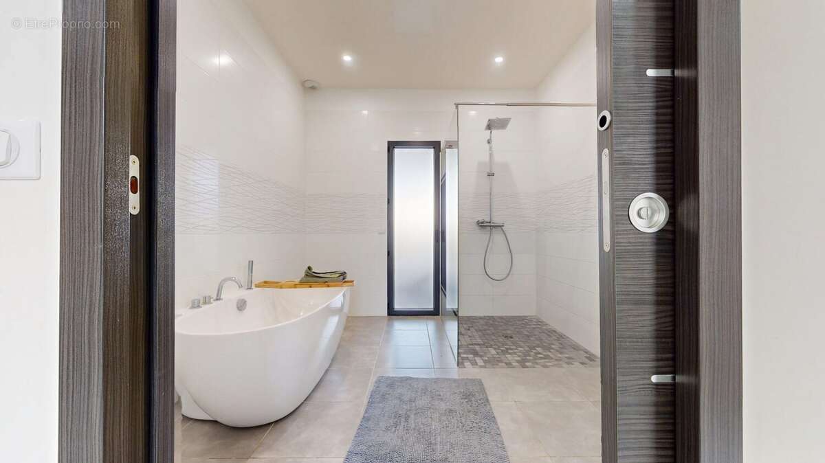 Salle de bains - Maison à BERGERAC