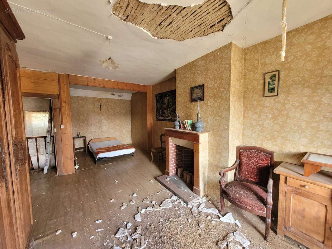 Maison à LA MADELEINE-BOUVET