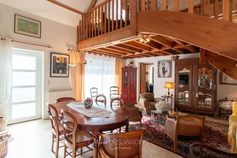 Maison à LE PIN-AU-HARAS