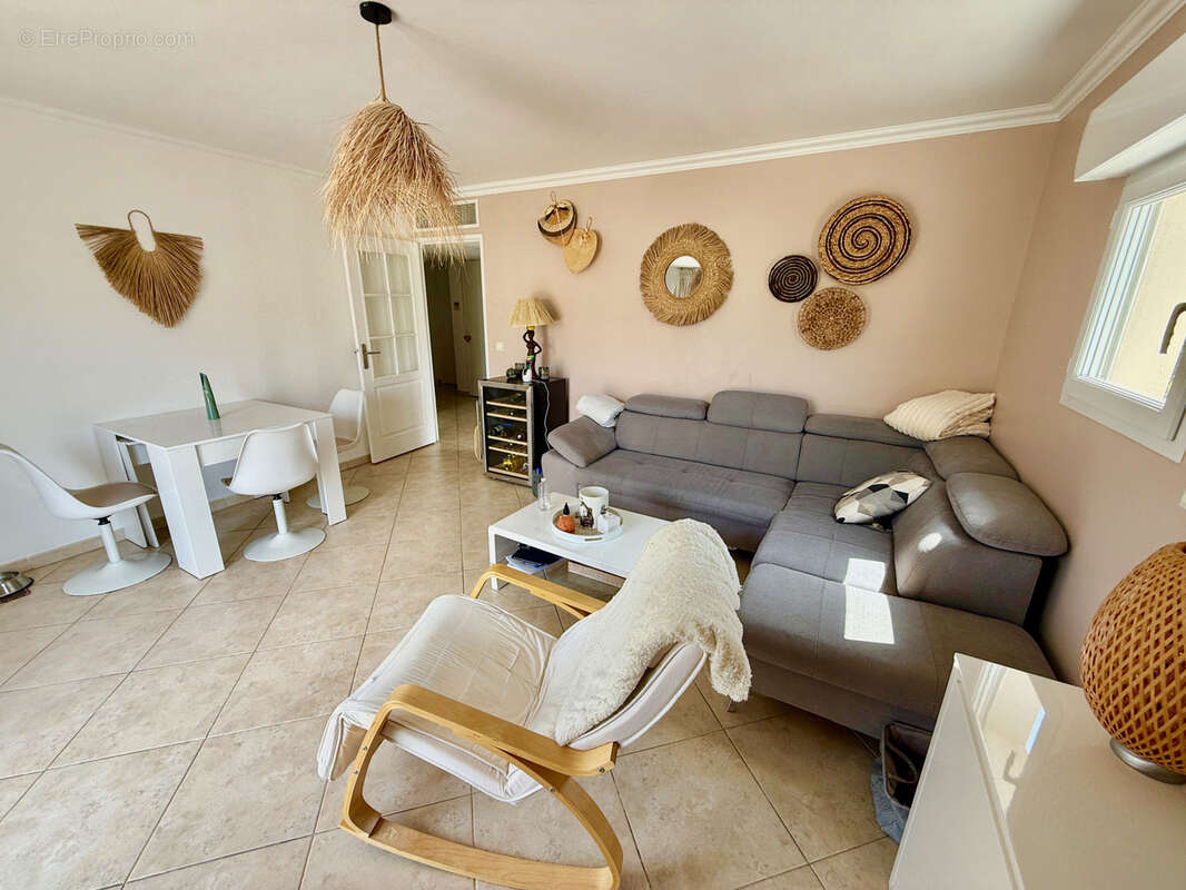 T3 contemporain 60 m2   Résidence récente et sécurisée - photo 4