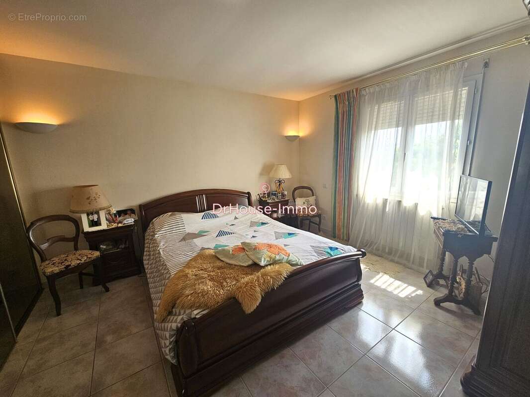 Maison 130 m² à Saint-Loup-Cammas  - photo 7