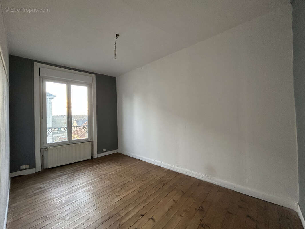 Appartement à LE MELE-SUR-SARTHE