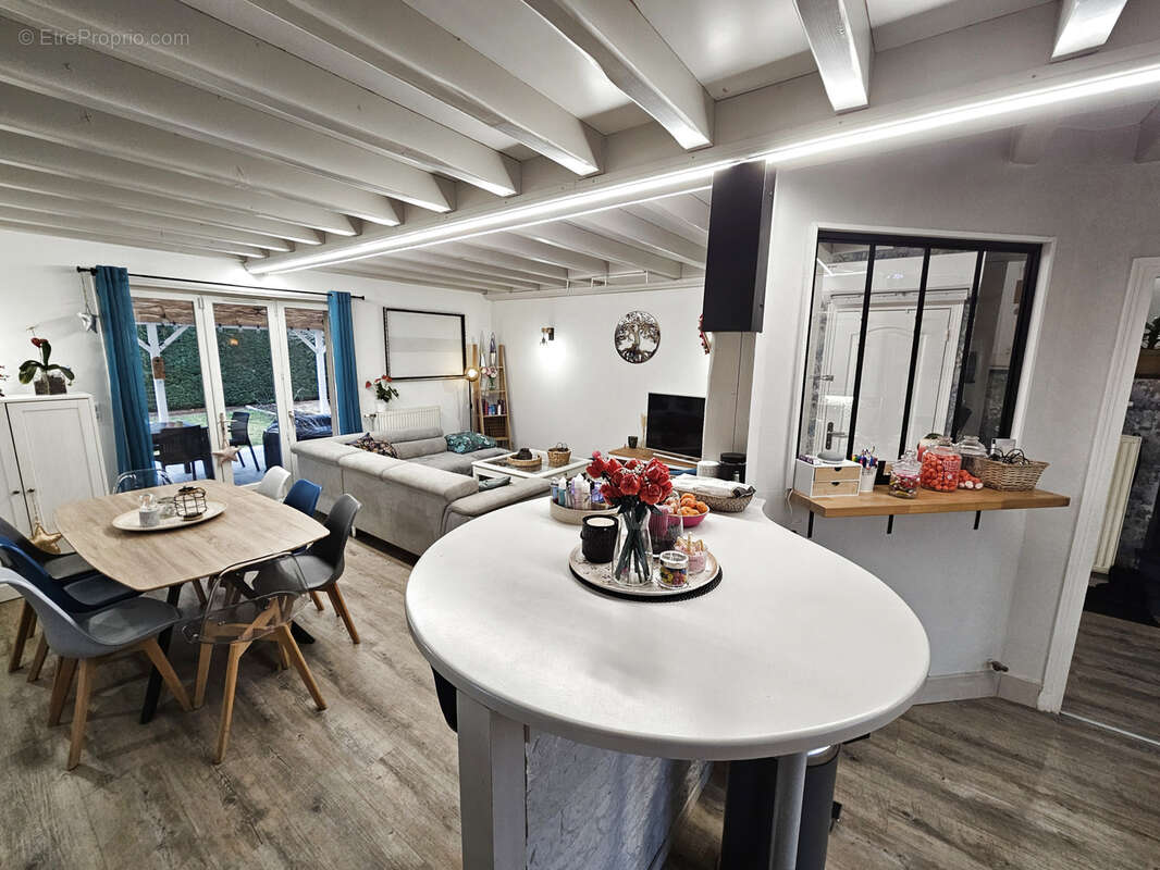Maison à MABLY