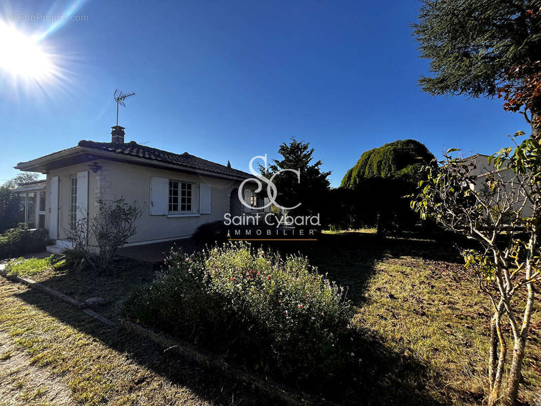 Maison à SAINT-YRIEIX-SUR-CHARENTE
