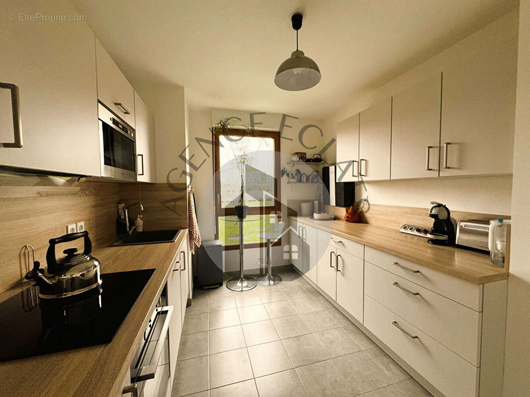 Maison à BUSSY-SAINT-GEORGES