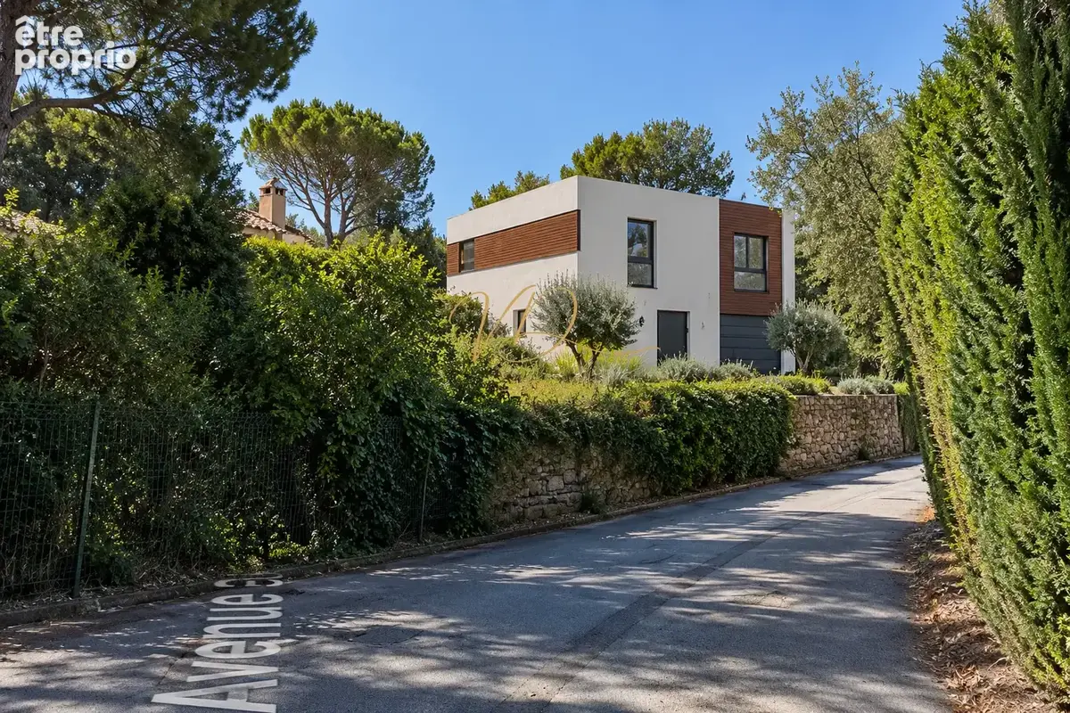 Cavalaire-sur-mer   terrain constructible en centre-ville   permis purgé - photo 5