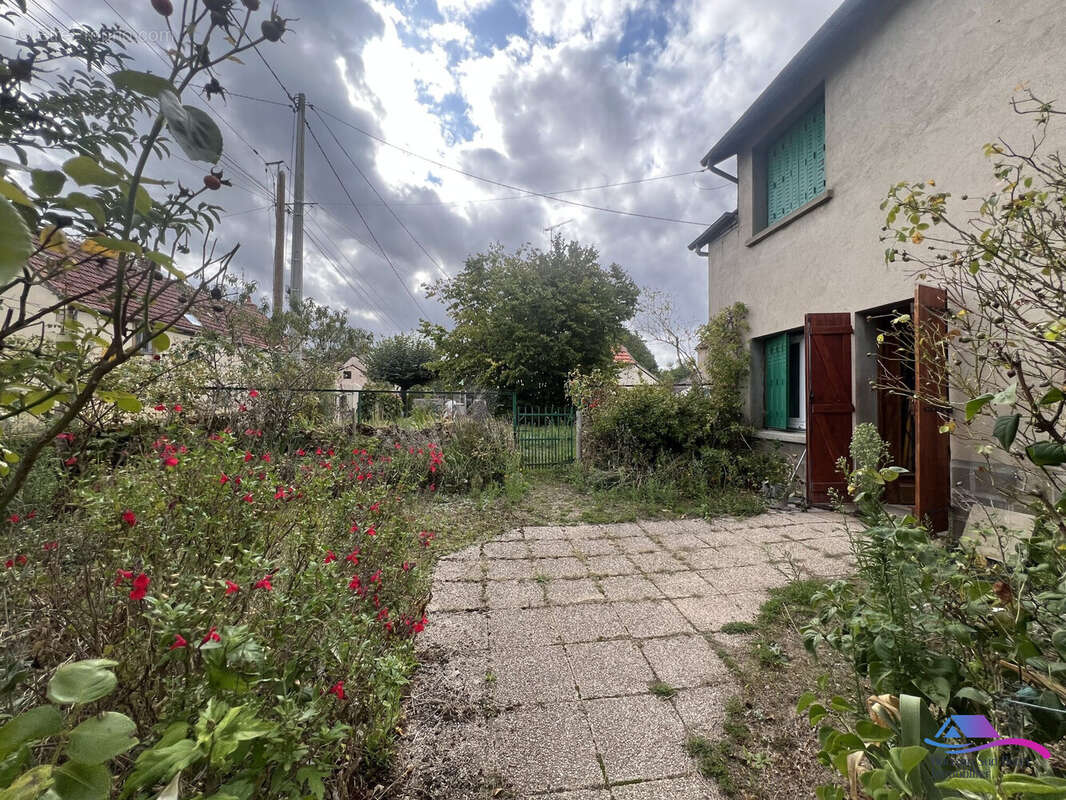 JARDINET - Maison à CHATEAUMEILLANT