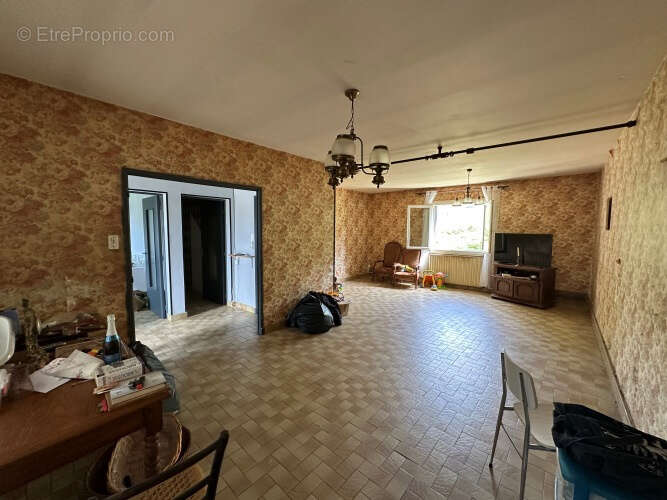 Maison 140 m² à Manzat  - photo 3