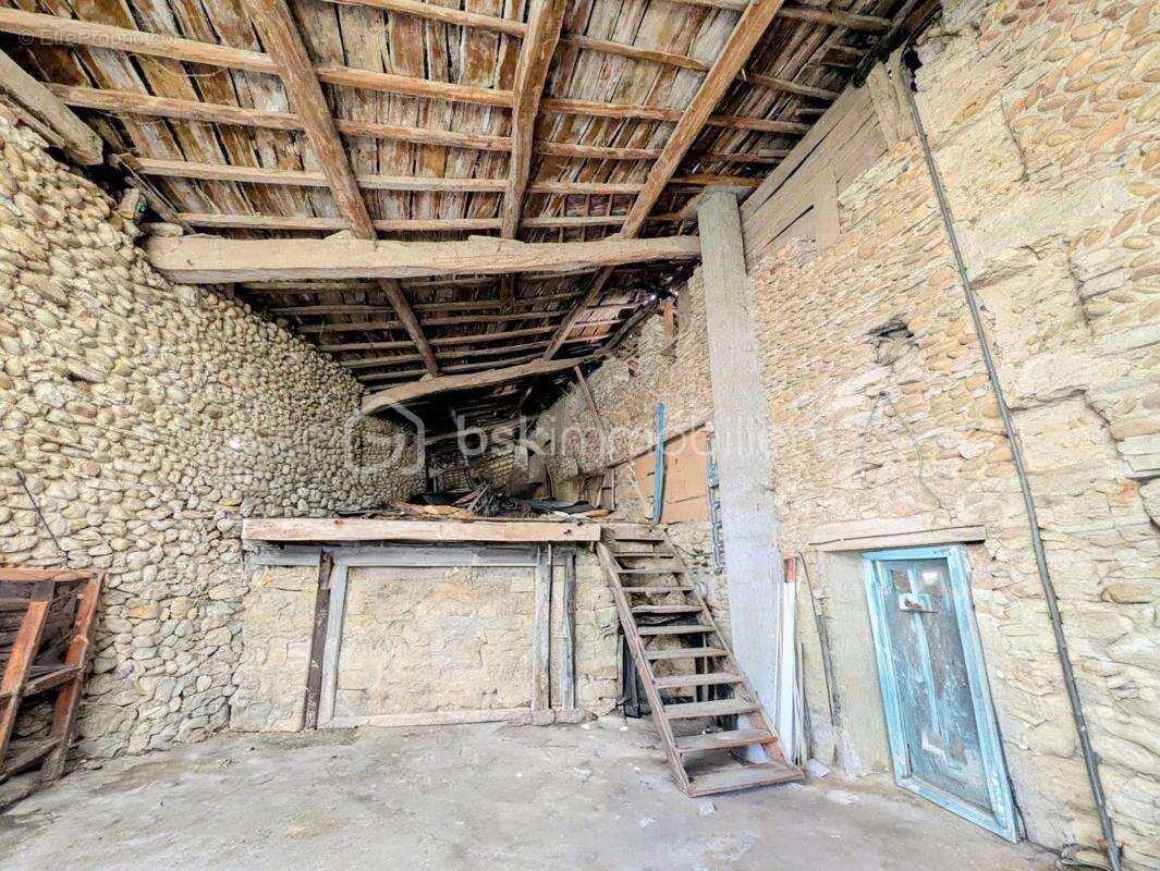 Maison à CHATEAUNEUF-DE-GALAURE