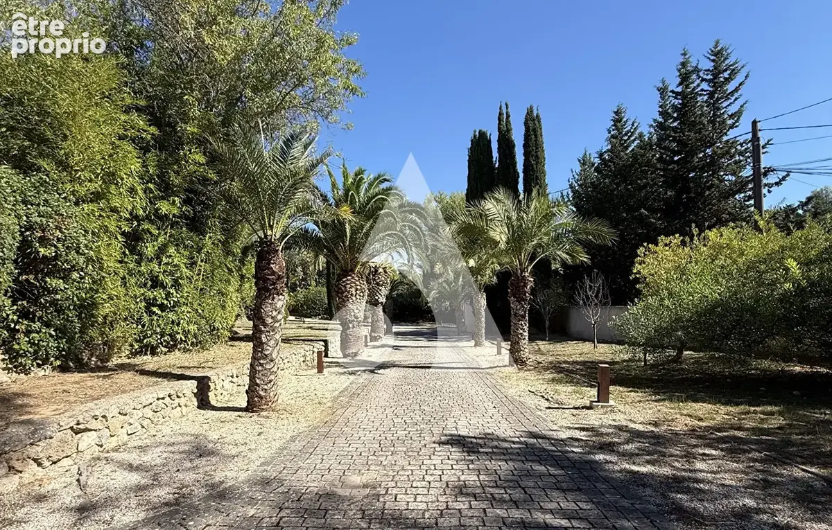 Bastide Provençale 6 pièces 207 m² - ROQUEVAIRE - photo 6