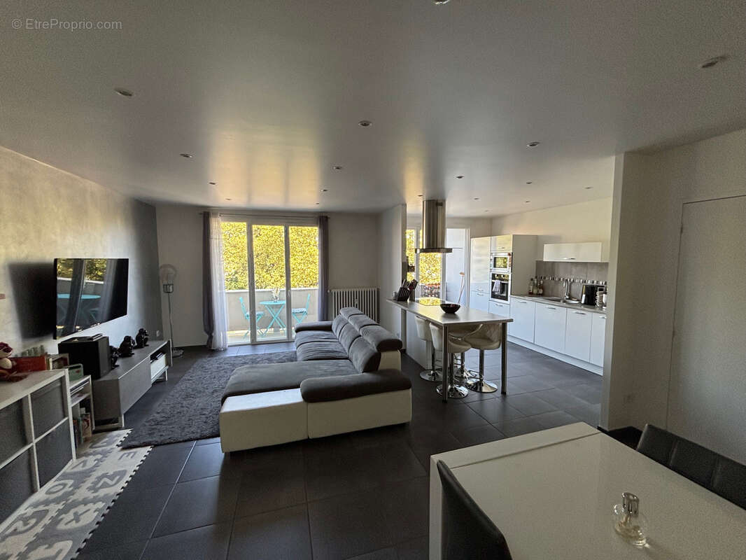 Appartement à SAINT-ETIENNE