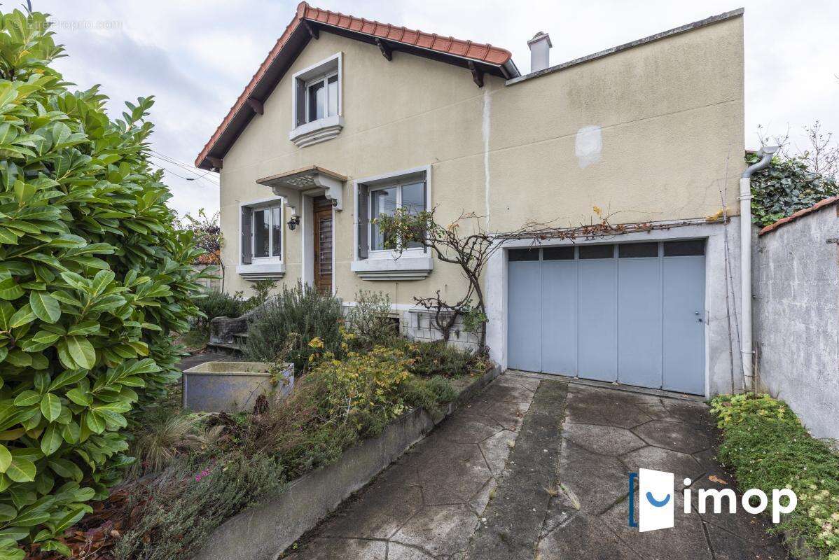 Maison à SAINT-MAUR-DES-FOSSES