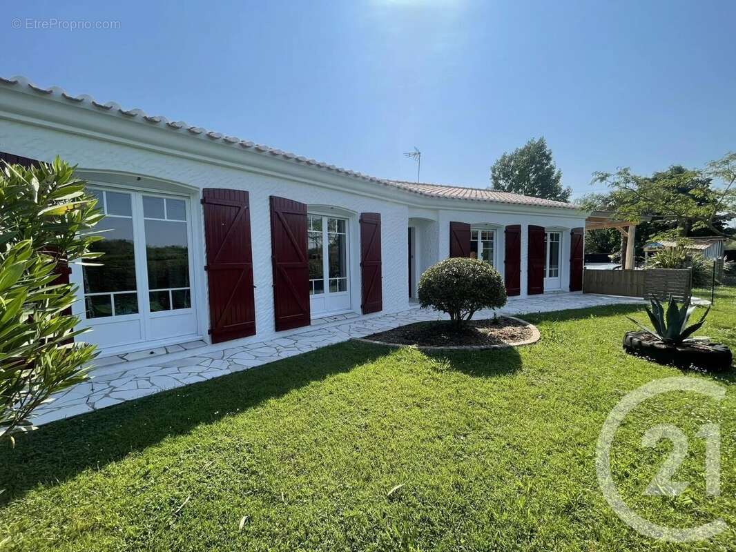 Maison à LE PERRIER