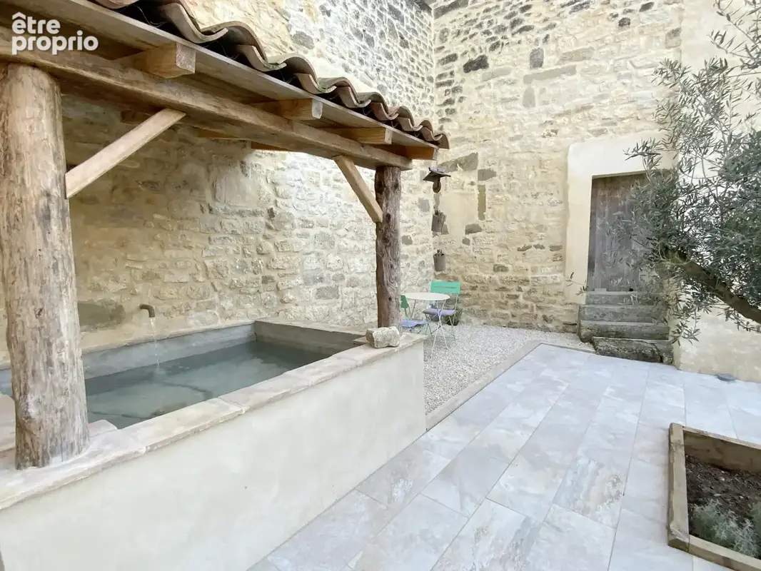 Maison de village en pierre avec terrain et piscine. - photo 2