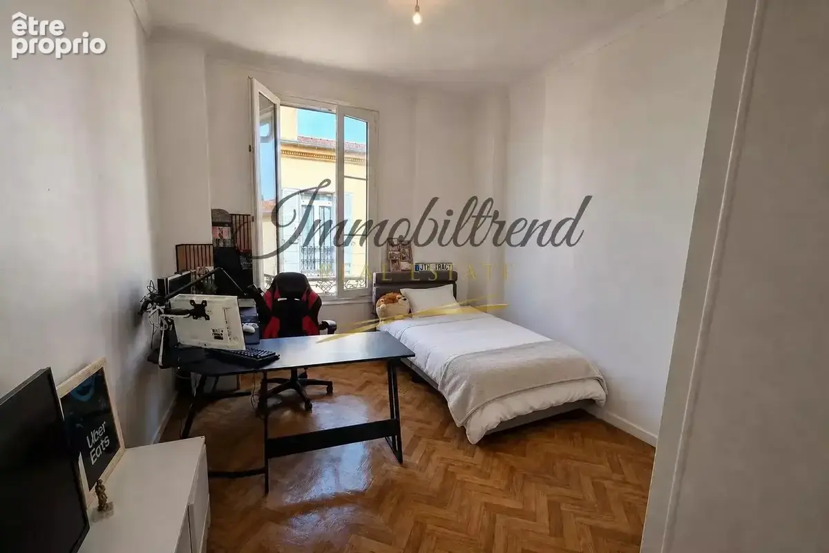 Appartement 3 pièces à vendre menton centre – balcon et belle hauteur sous plafond - photo 4