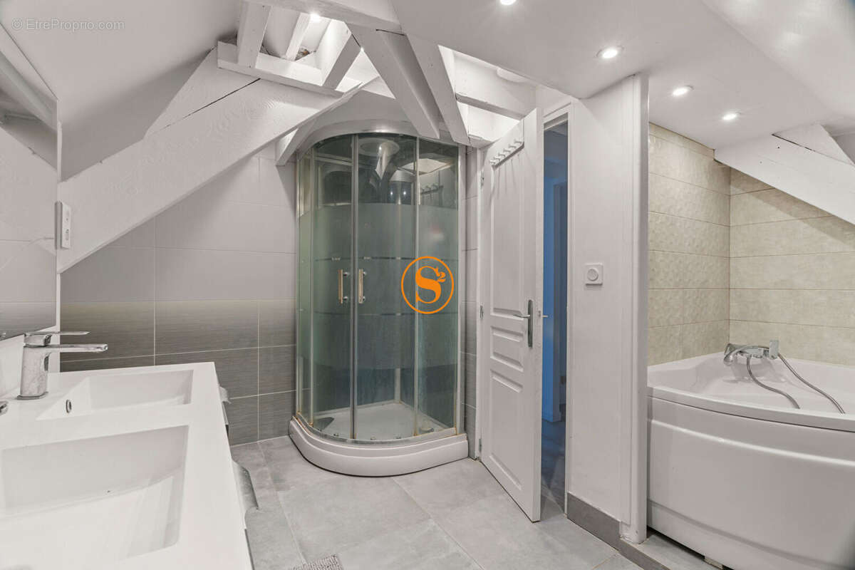 Appartement à COYE-LA-FORET