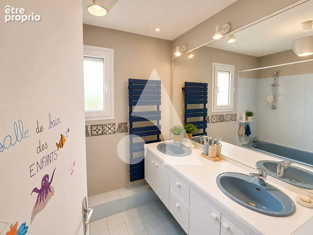 Villa 4 chambres de 139m2 avec Piscine sur un terrain de 484m2 **Nouveau prix** - photo 9