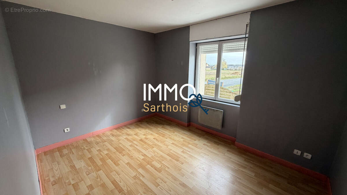 Maison à NOYEN-SUR-SARTHE