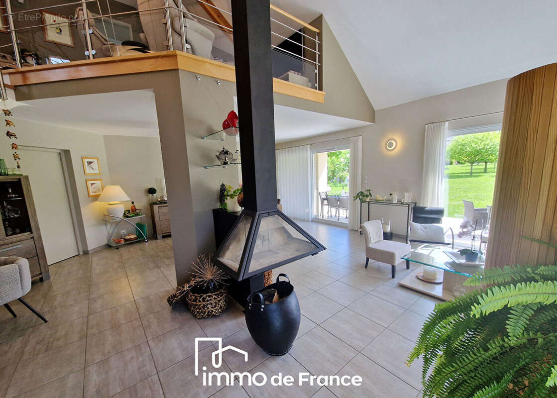 Maison à SALLES-LA-SOURCE