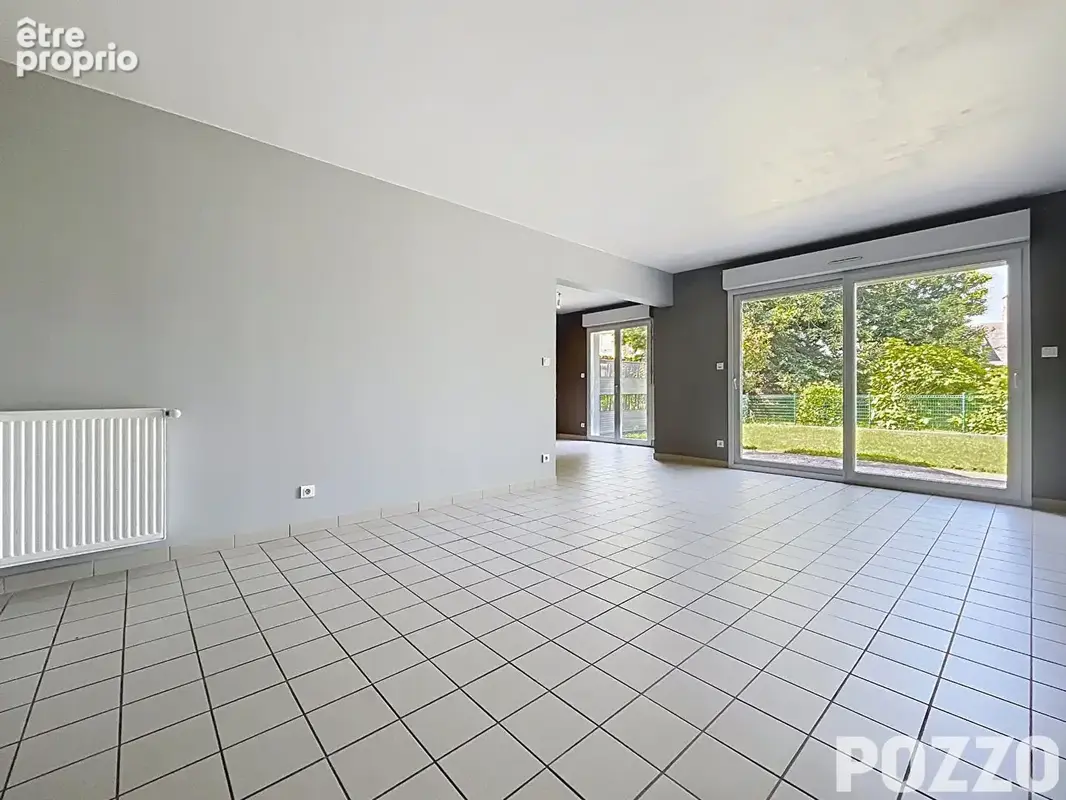 A Vendre - Vire Normandie - Maison 6 pièce(s) 119.5 m² - Vie de plain pied - Centre ville - photo 6