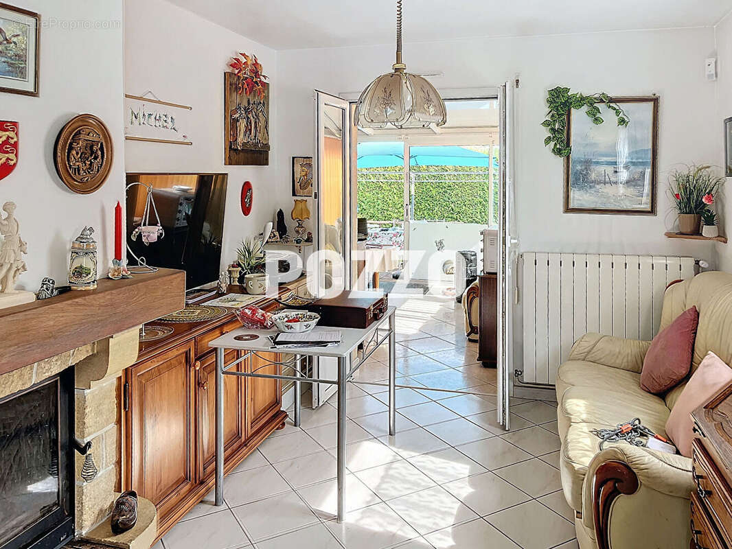 Maison à COLLEVILLE-MONTGOMERY