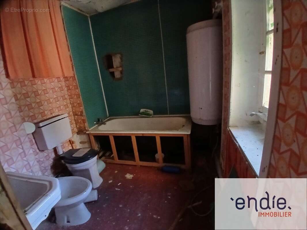 Immeuble de 352 m² à rénover avec fort potentiel  Champlitte (70160) - photo 10