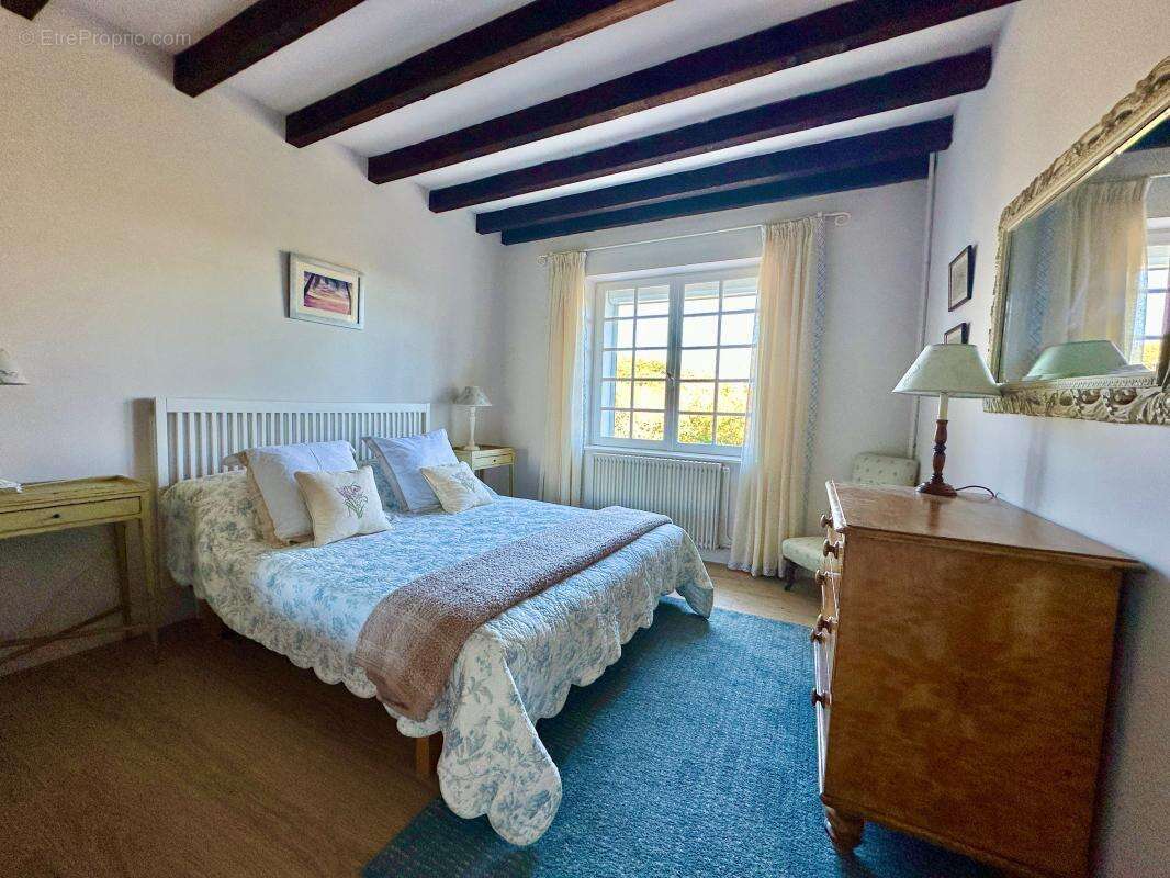 Maison à POMY