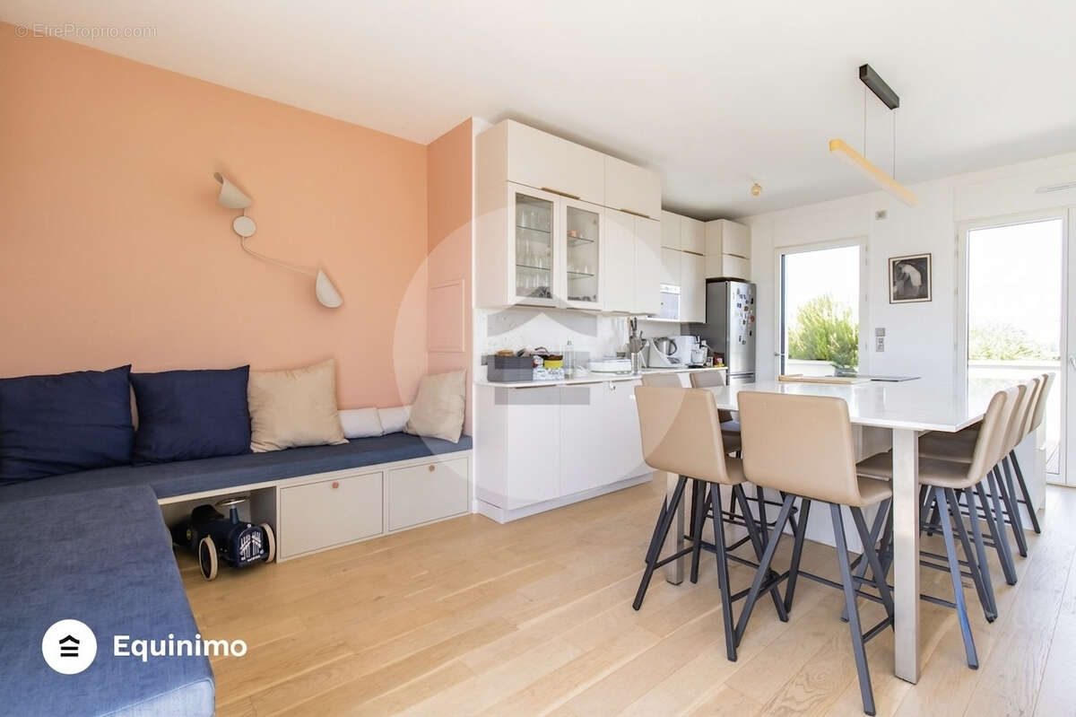 Appartement à NEUILLY-SUR-SEINE