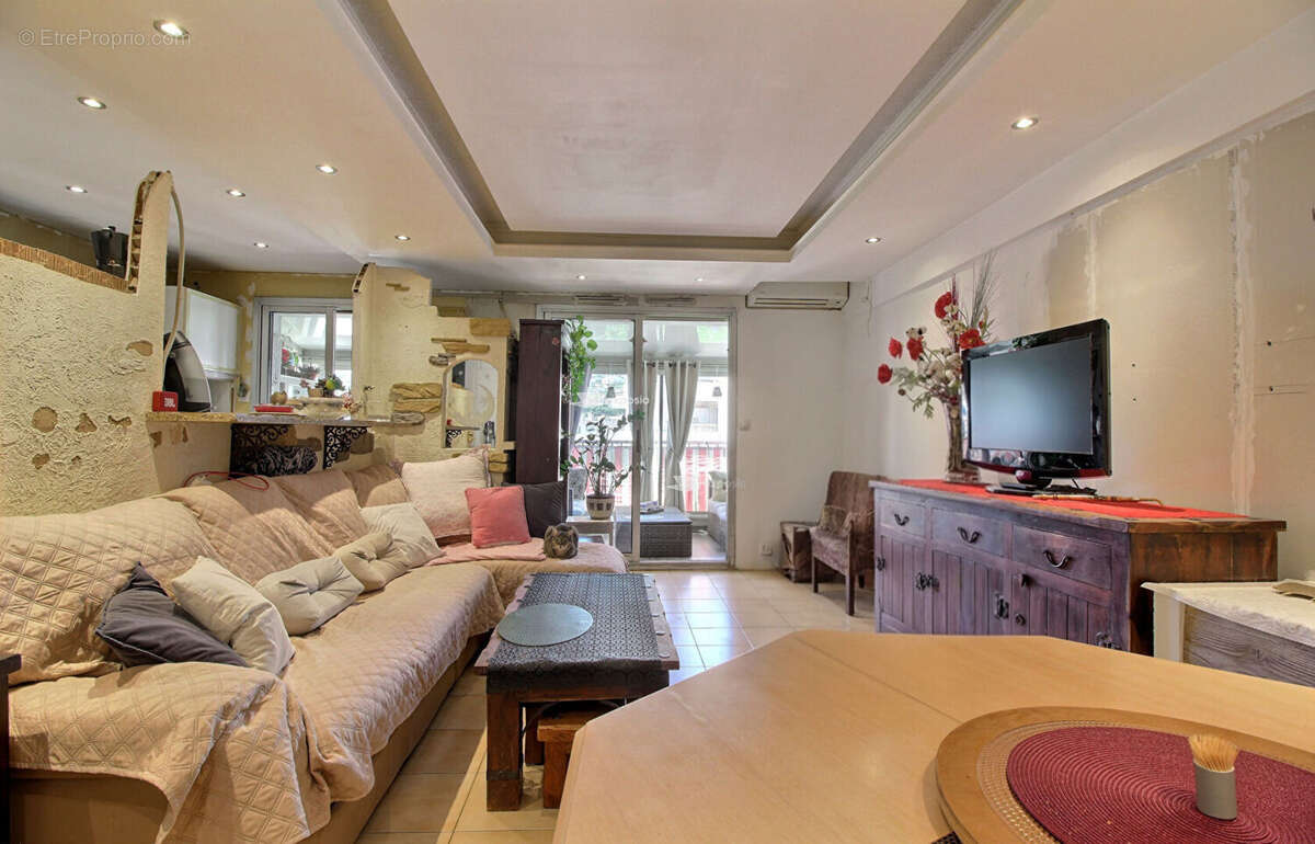 Appartement à MANDELIEU-LA-NAPOULE