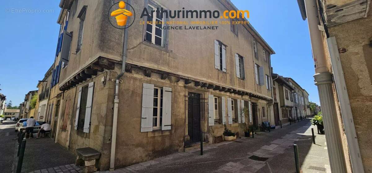 Exceptionnelle maison de ville de caractère (4/5 chambres) au centre de Mirepoix - photo 8