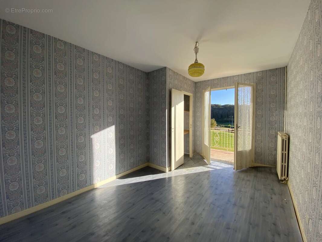 Aurignac, Ferme T6 – Vue imprenable sur les Pyrénées – 3 800 m² de terrain - photo 6