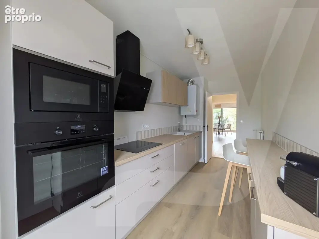 Coup de cœur – mellinet-canclaux  t4 de 80 m² entièrement rénové – terrasse, balcon, double stationnement et cave - photo 2