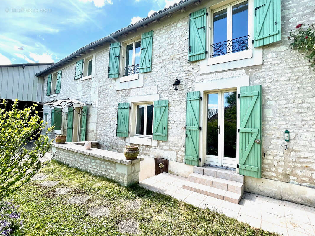 Maison à MIREBEAU
