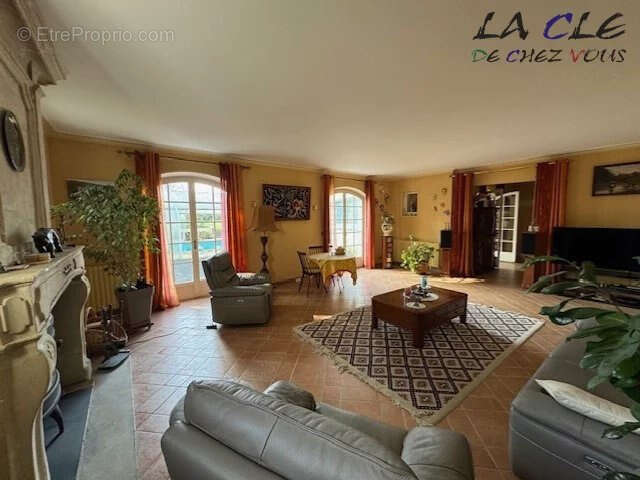 Maison à COULONGES-SUR-L'AUTIZE