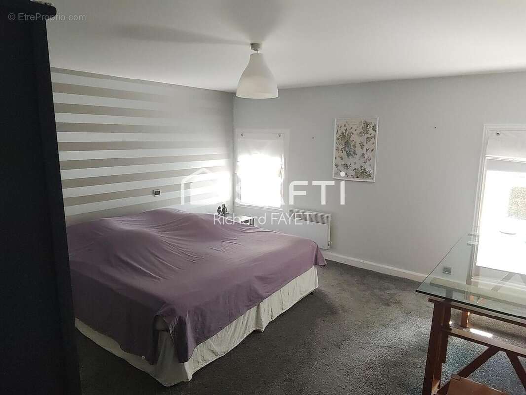 Maison 211 m² à Saint-Genis-De-Saintonge  - photo 9