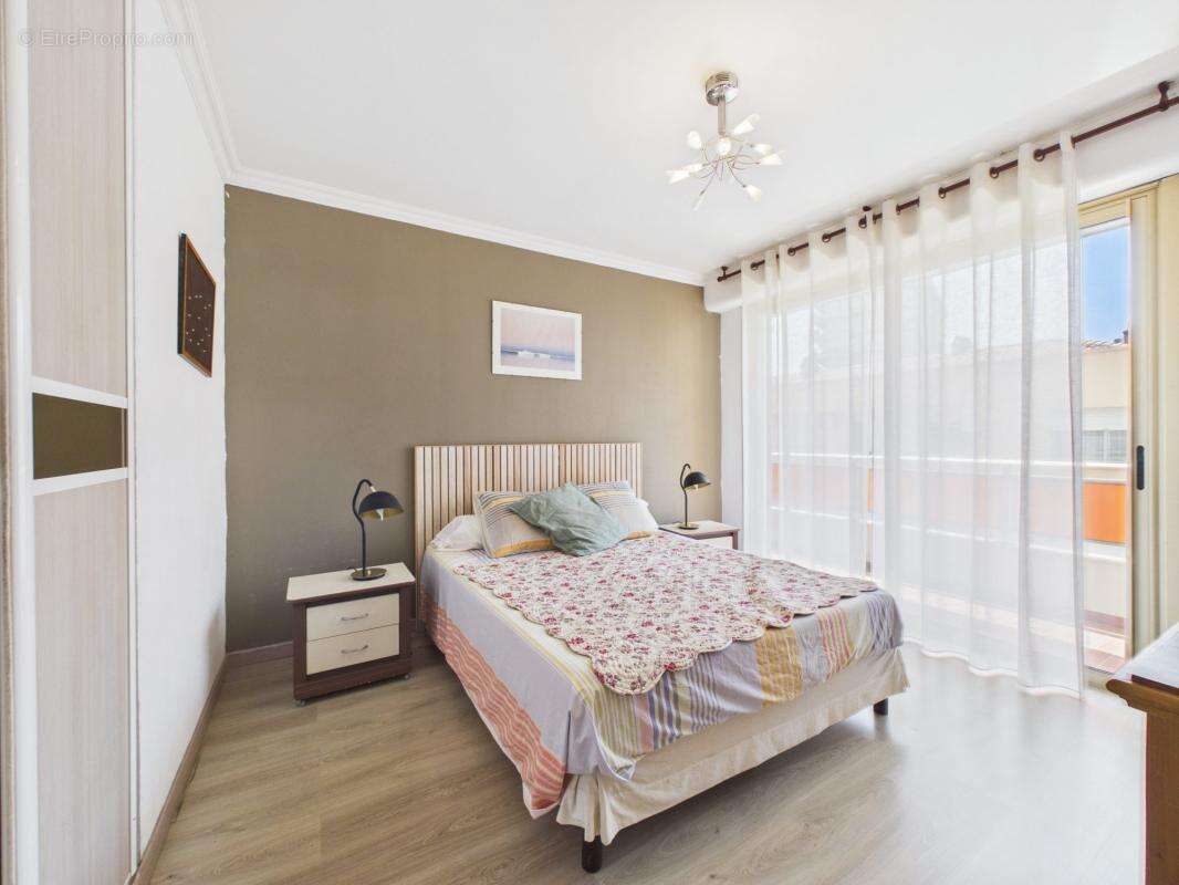A vendre f3 lumineux vue mer palais grandval - photo 9