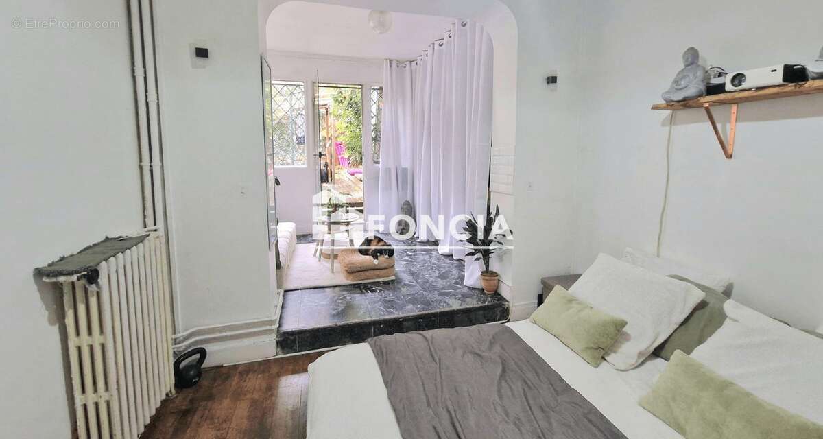 Appartement à PARIS-20E