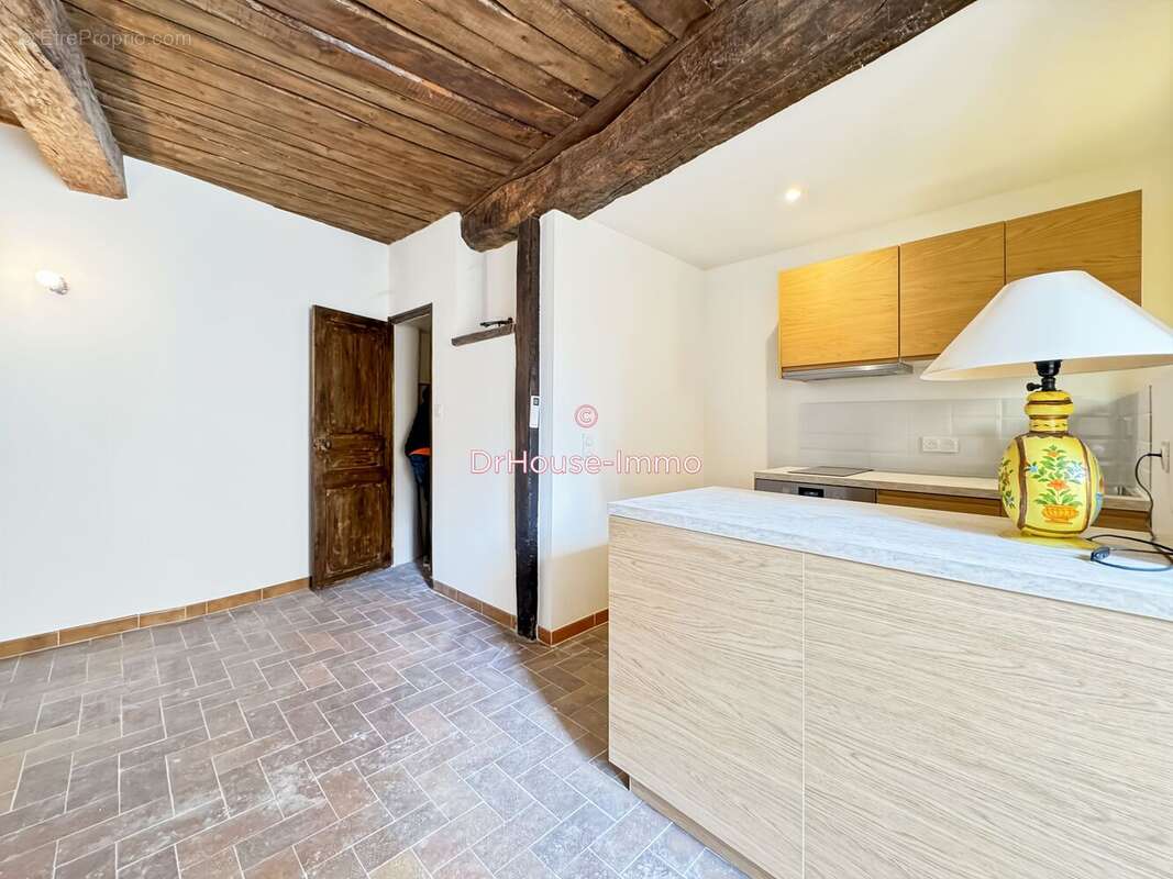 Appartement à COTIGNAC