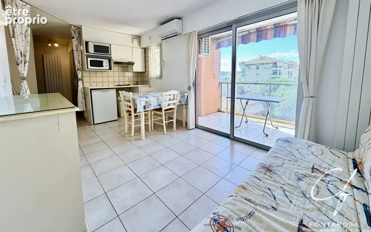 Fréjus-plage – 50 m de la mer – studio avec coin nuit et terrasse - photo 3