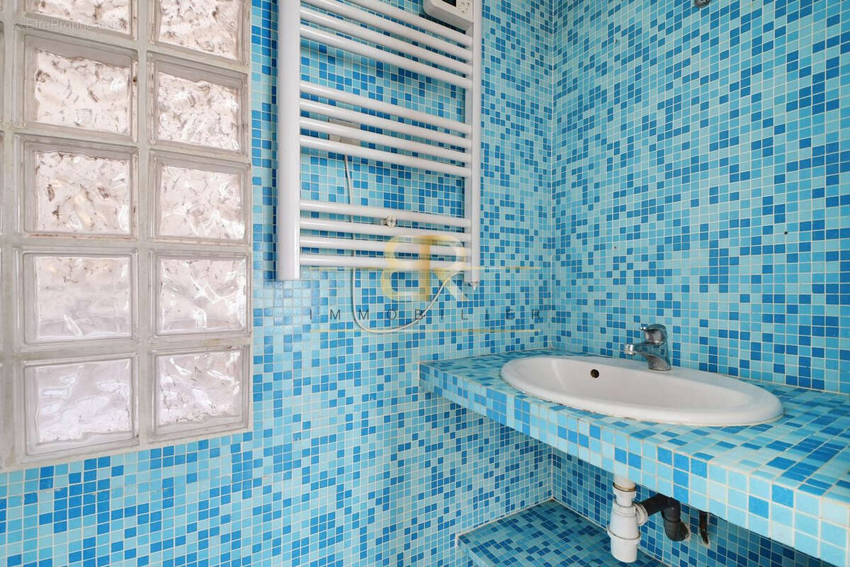 Appartement à PARIS-10E