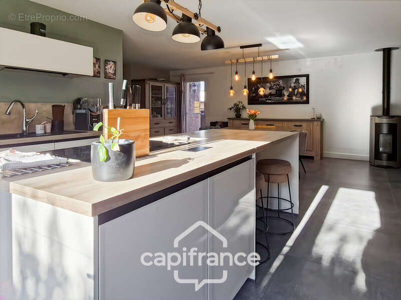 Maison à SAINT-GENIES-DE-COMOLAS