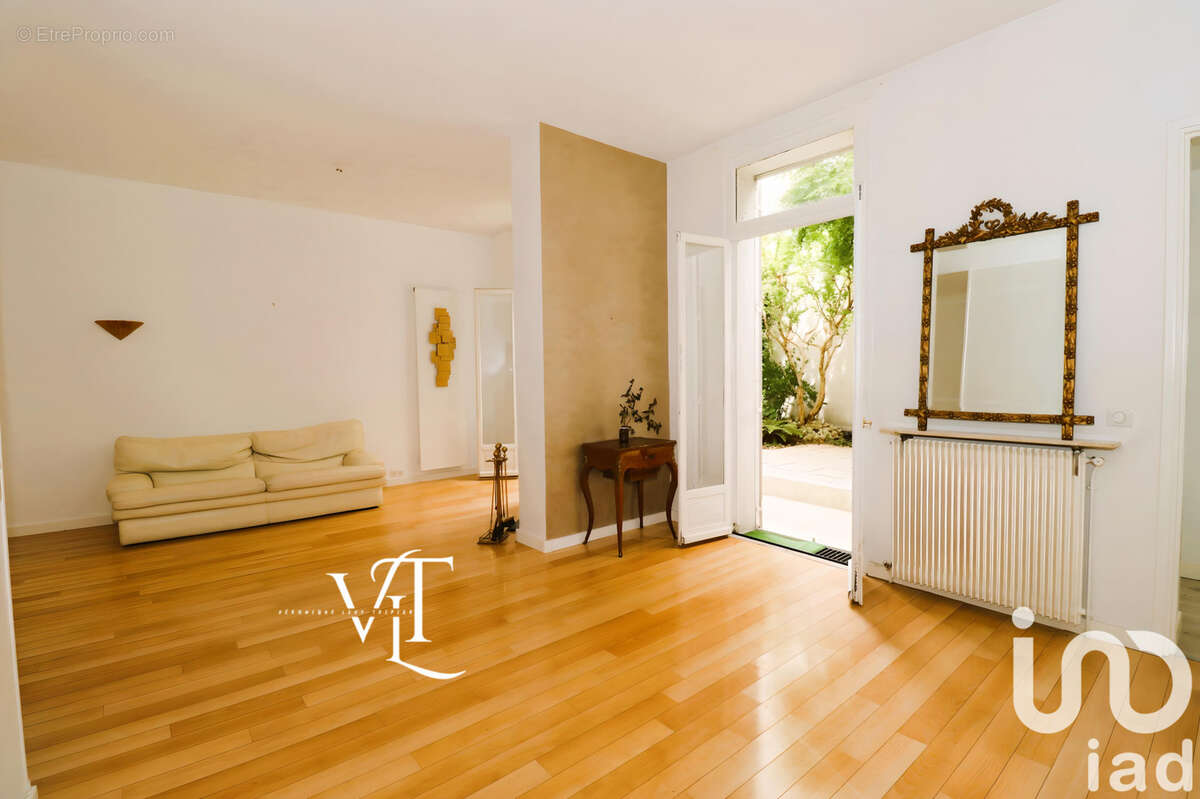 Photo 2 - Appartement à MONTROUGE