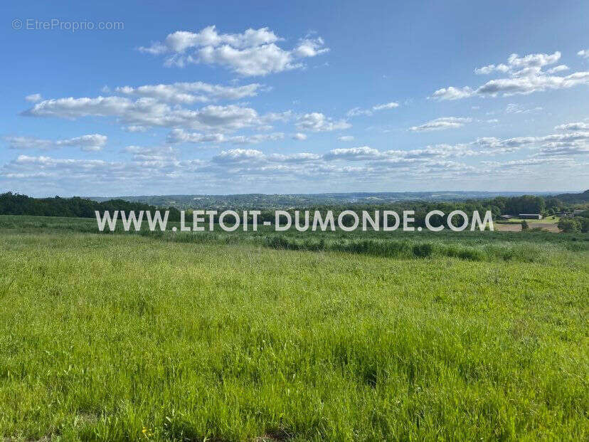 Terrain à LEGUILLAC-DE-L&#039;AUCHE