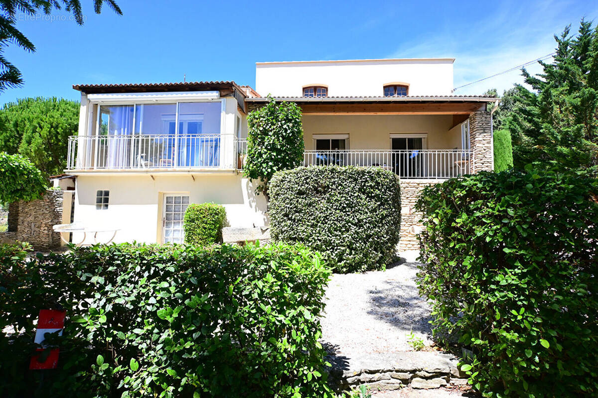 Maison à L'ISLE-SUR-LA-SORGUE