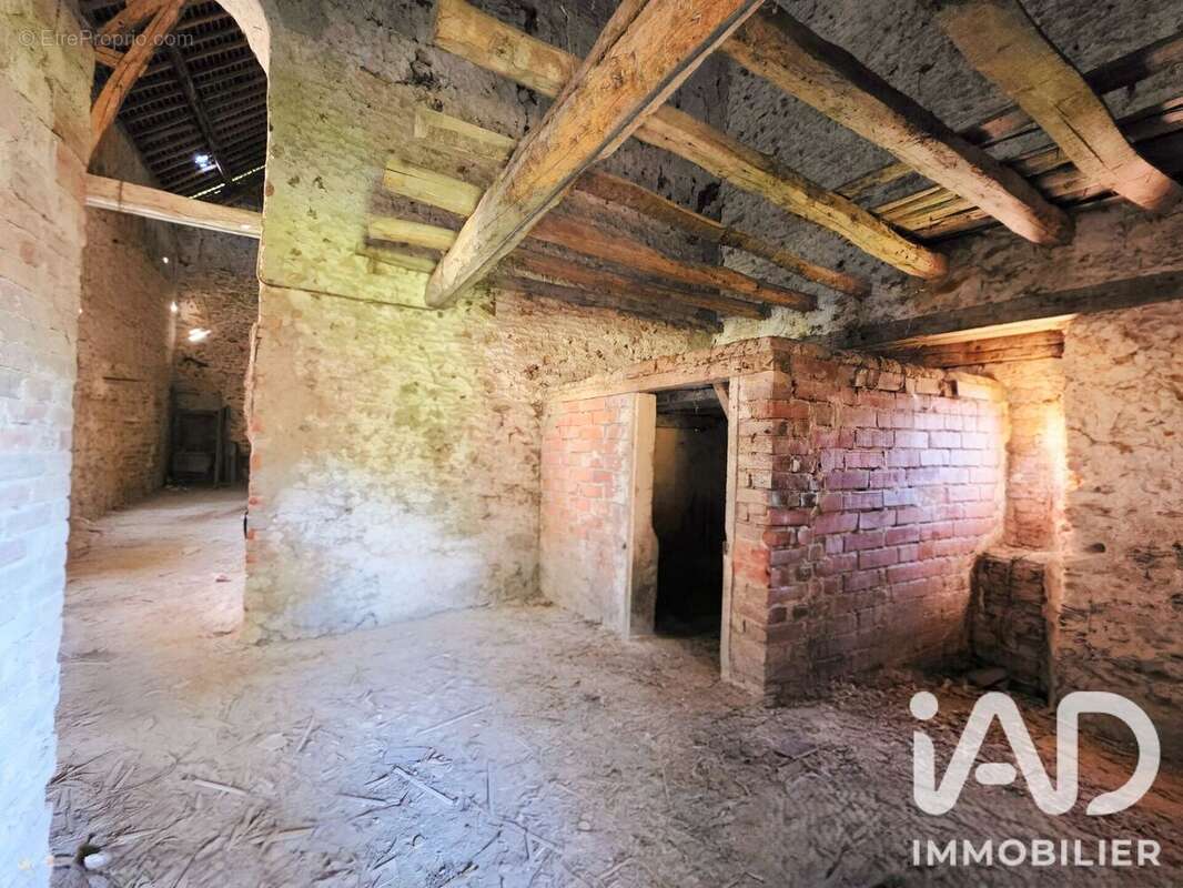 Maison 118 m² à Le Gue-De-Longroi  - photo 4