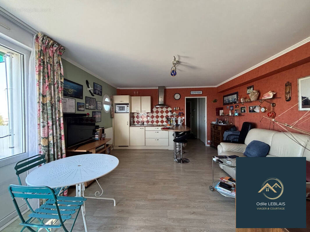 salon coin cuisine viager - Appartement à RENNES