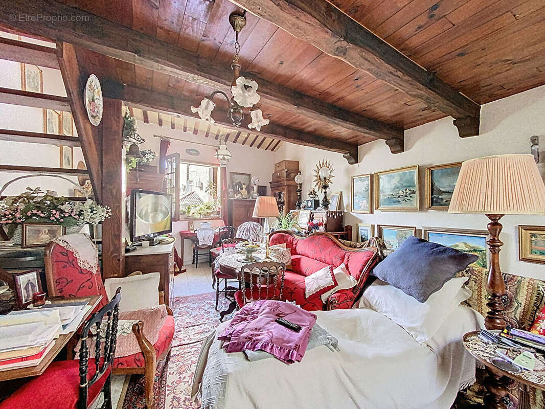 Appartement à MARSEILLE-11E